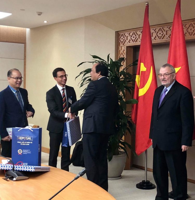 Heposal vinh dự trở thành quà tặng của chính phủ Việt Nam cho đoàn ngoại giao quốc tế